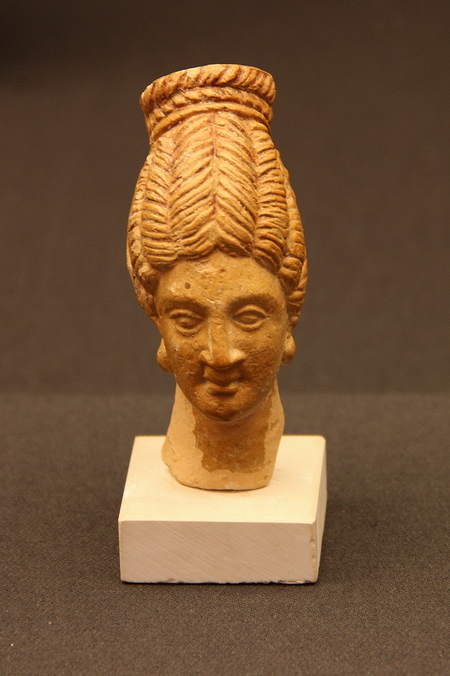 Tesori Albania_A_17.JPG - Afrodite - Terracotta - Santuario di Afrodite, dhyrrhachion, III secolo d.c.